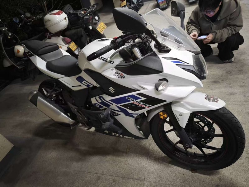 二手豪爵铃木GSX250R