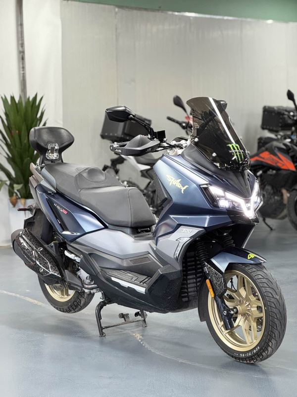 二手三阳哈士奇 Husky ADV300