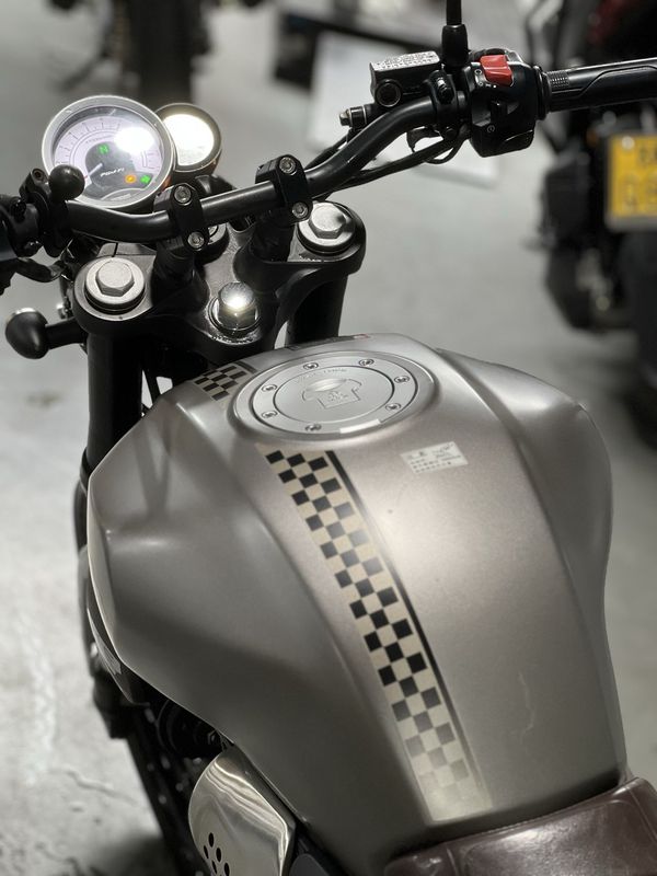 二手五羊本田鸷道 CB190SS