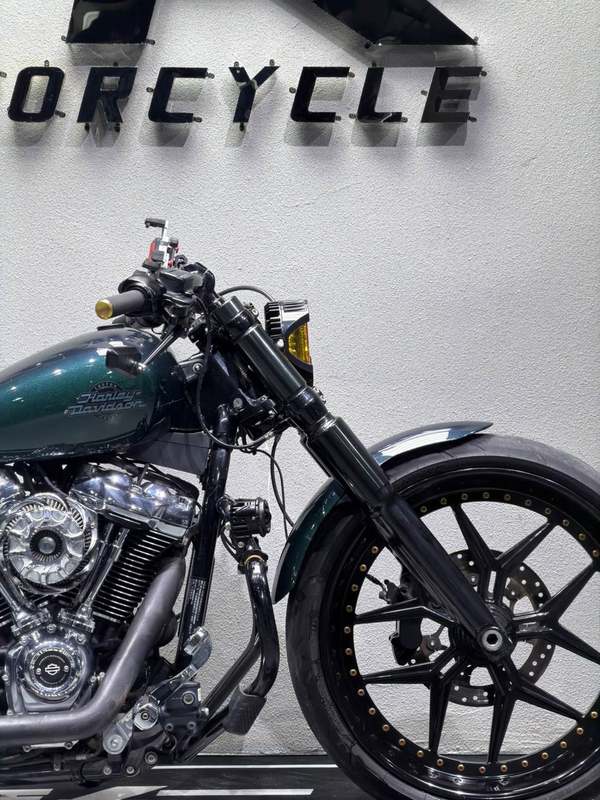 二手哈雷戴维森突破者 Breakout