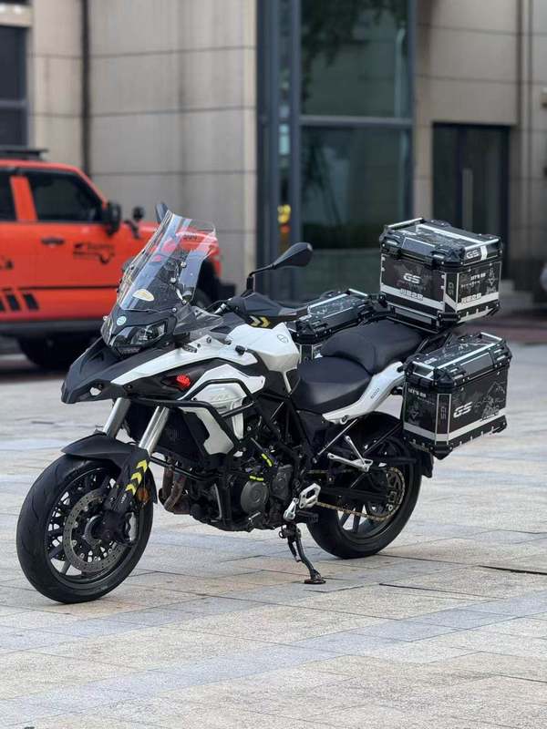 二手贝纳利金鹏 TRK502