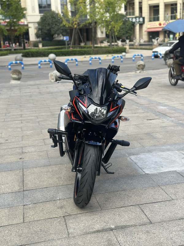 二手豪爵铃木GSX250R