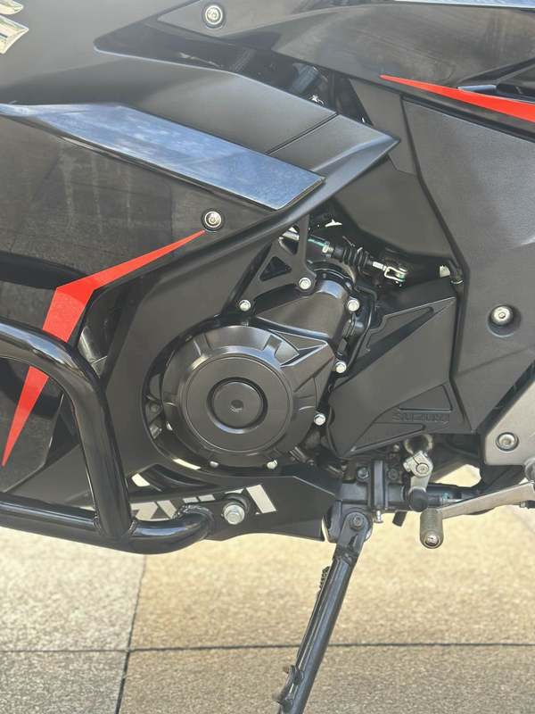 二手豪爵铃木GSX250R