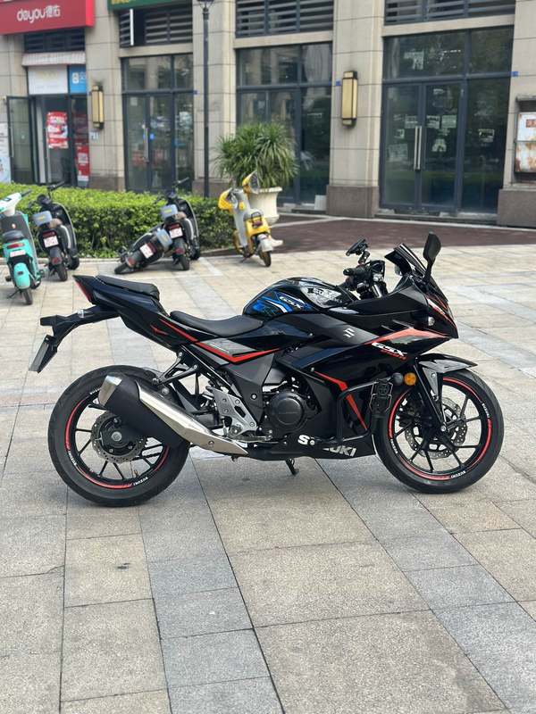 二手豪爵铃木GSX250R