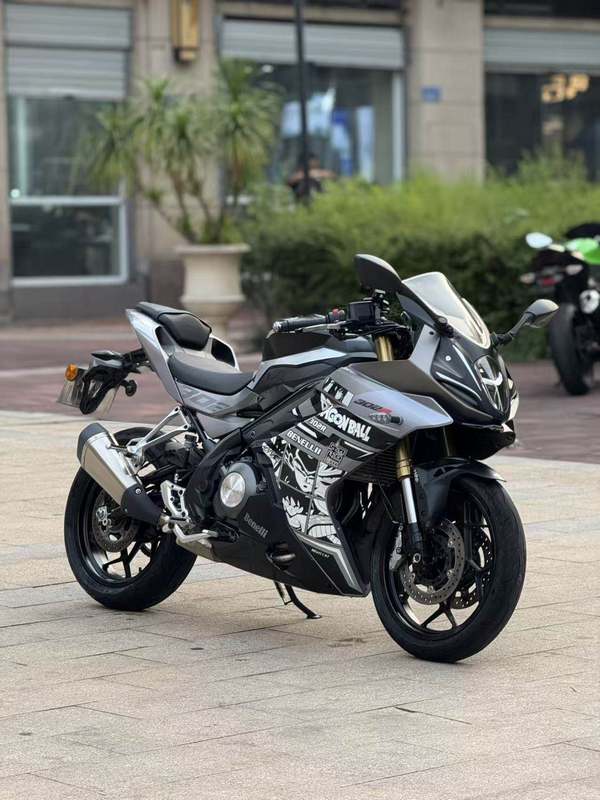 二手贝纳利龙卷风 Tornado 302R