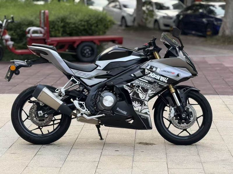 二手贝纳利龙卷风 Tornado 302R