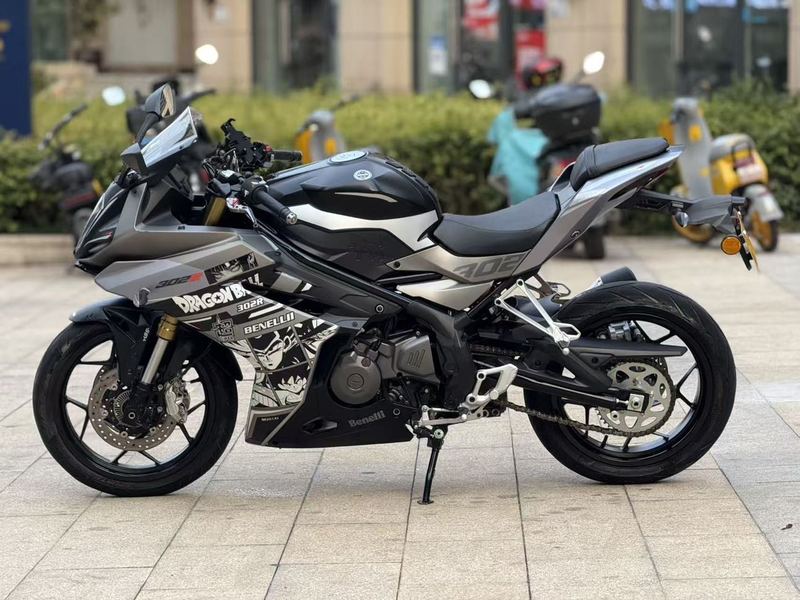 二手贝纳利龙卷风 Tornado 302R