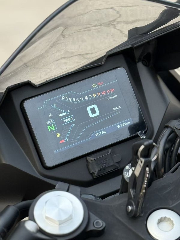 二手贝纳利龙卷风 Tornado 302R