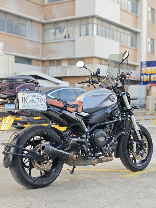 二手贝纳利幼狮 Leoncino 800