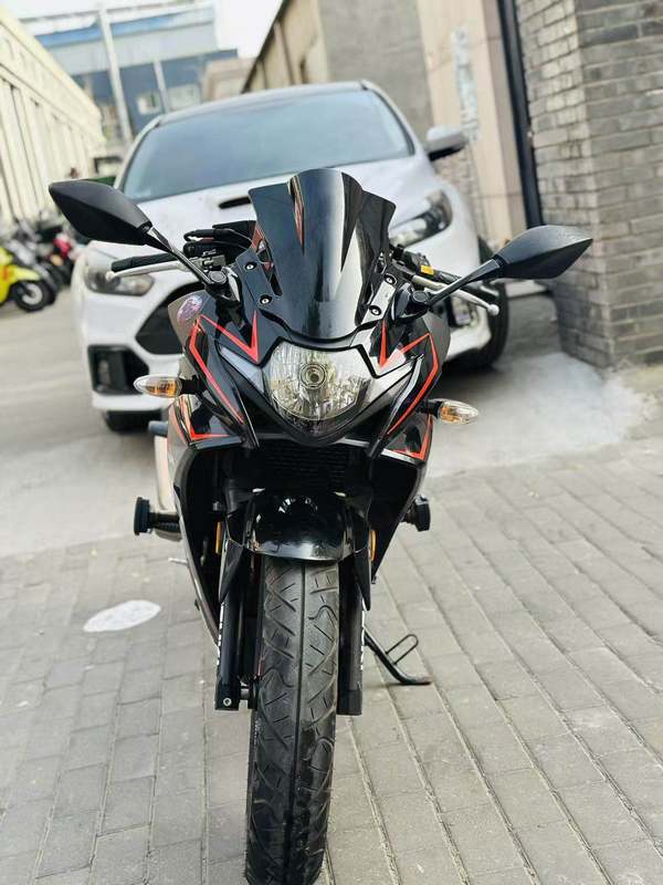 二手豪爵铃木GSX250R