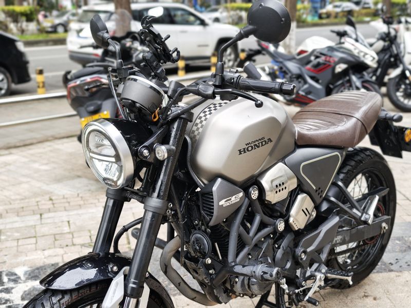 二手五羊本田鸷道 CB190SS