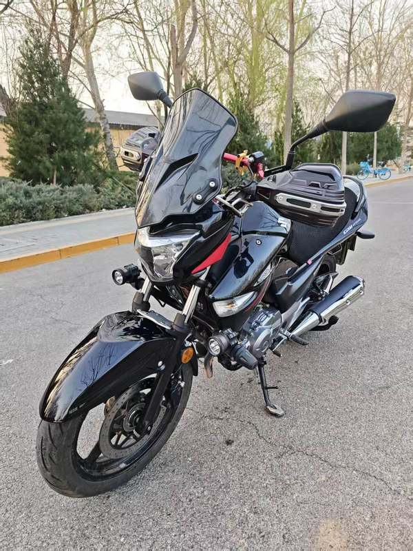 二手豪爵铃木骊驰 GW250