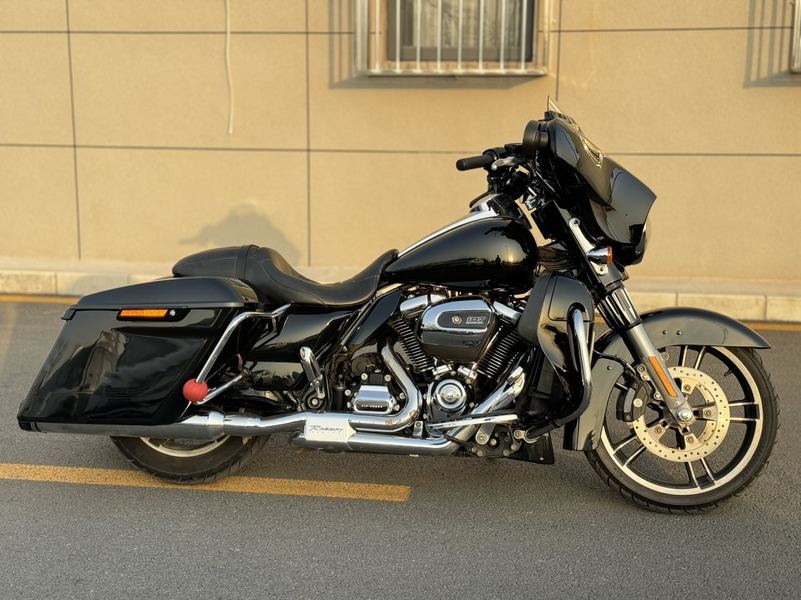 二手哈雷戴维森大道滑翔 Street Glide