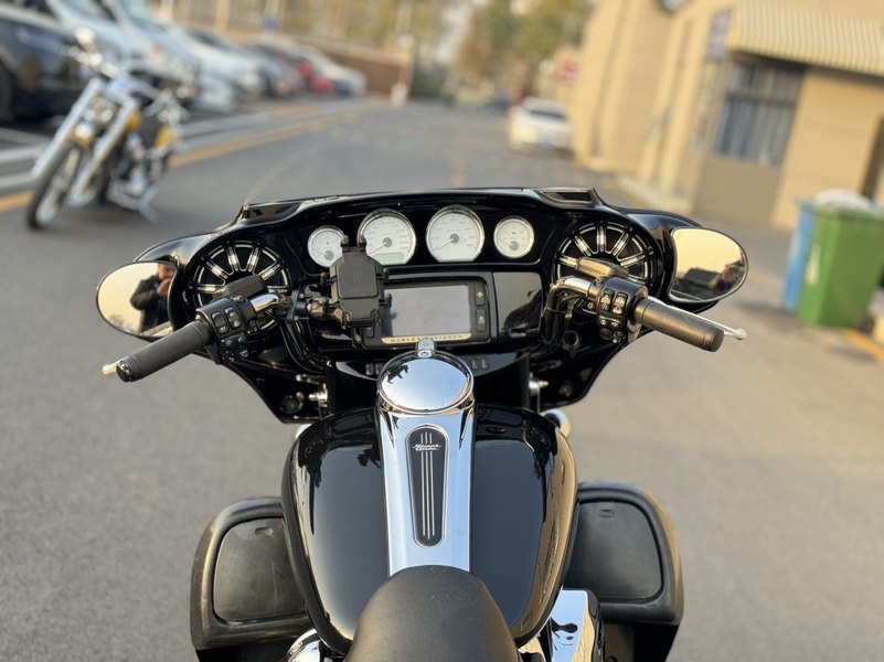 二手哈雷戴维森大道滑翔 Street Glide