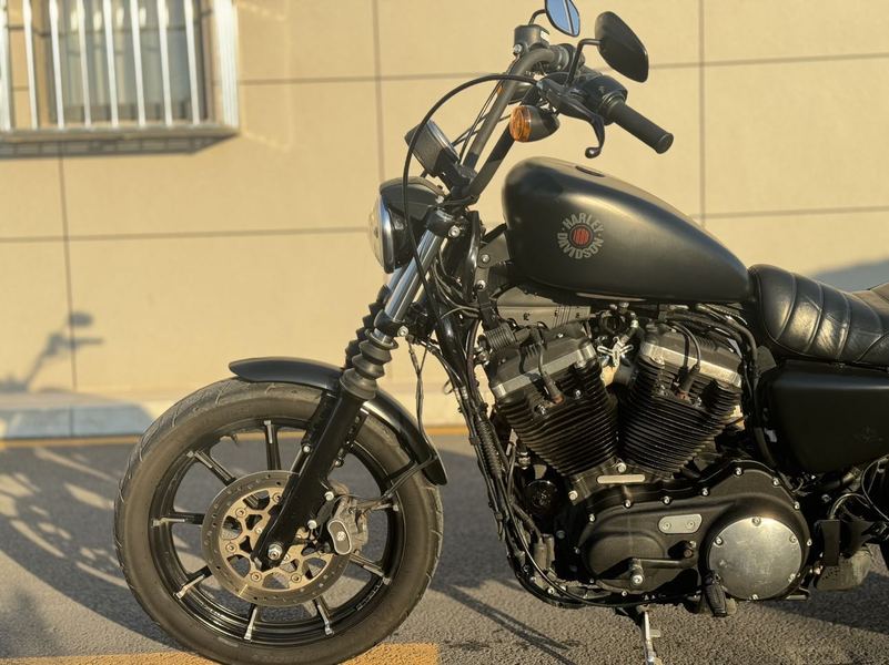 二手哈雷戴维森Iron883 硬汉