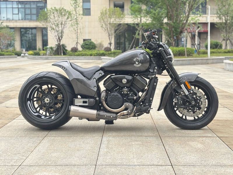 二手香帅金刚狼800S