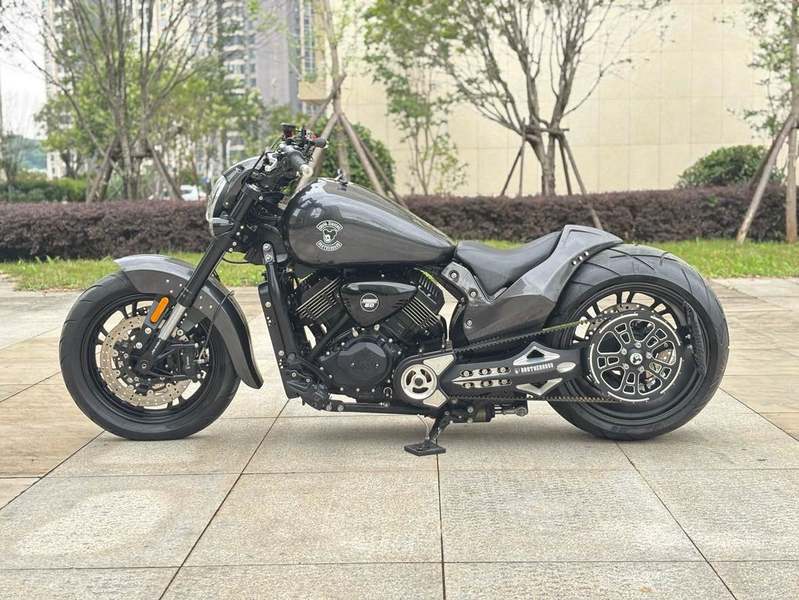 二手香帅金刚狼800S