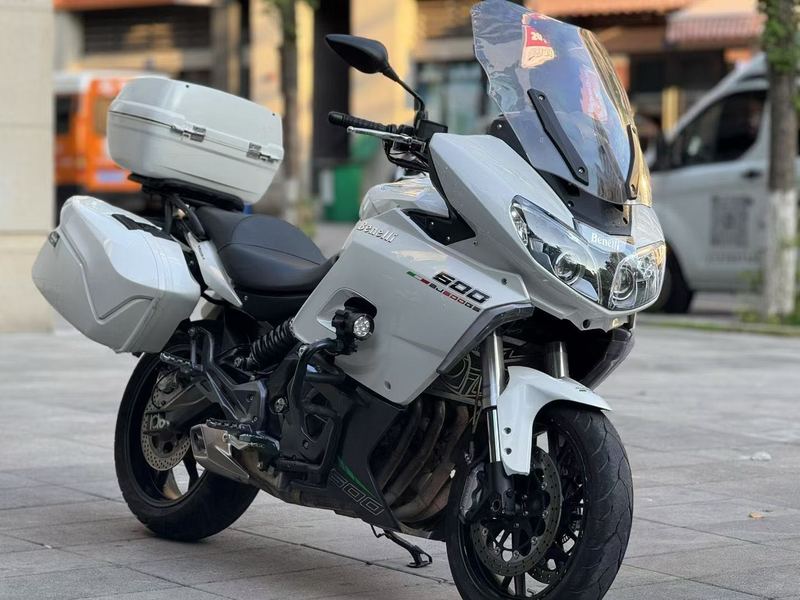 二手贝纳利600GC