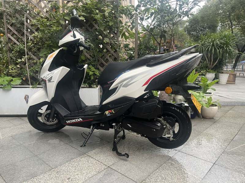 二手新大洲本田裂行 RX125Fi