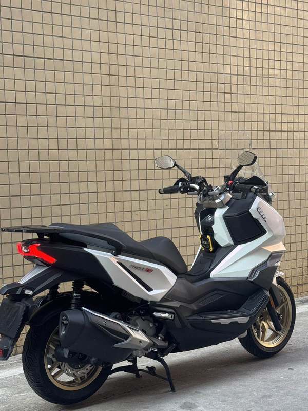 二手三阳哈士奇 Husky ADV300
