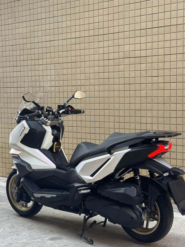 二手三阳哈士奇 Husky ADV300