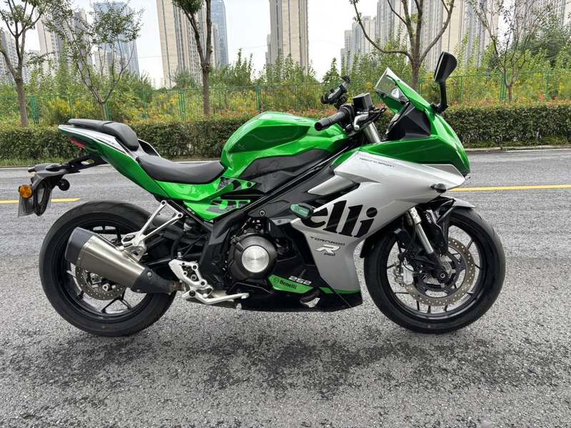 二手贝纳利龙卷风 Tornado 252R