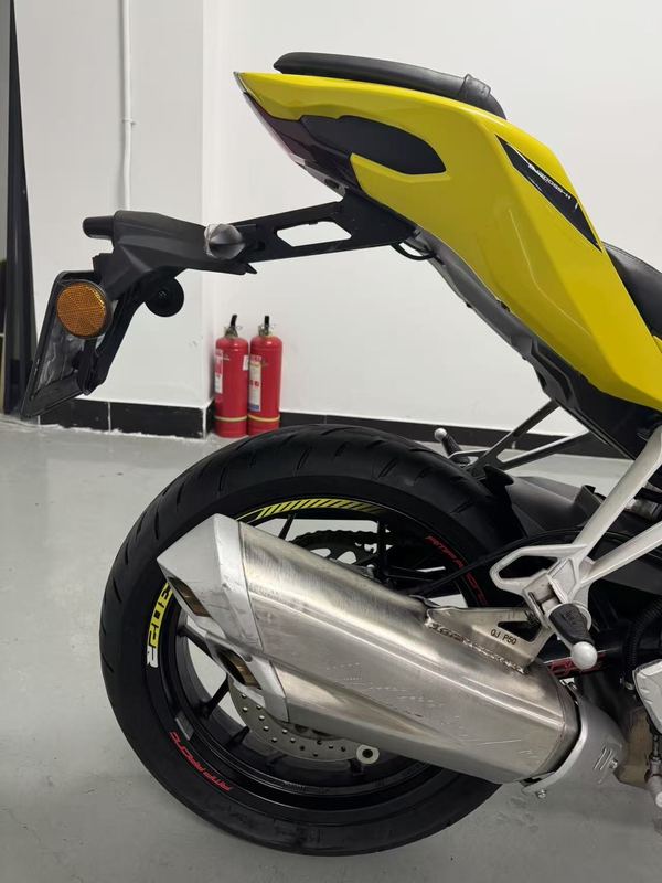 二手贝纳利龙卷风 Tornado 302R