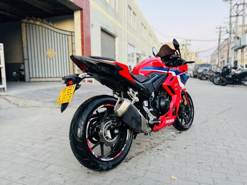 二手本田CBR400R