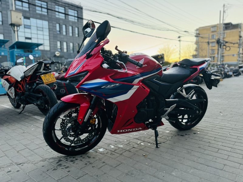 二手本田CBR400R