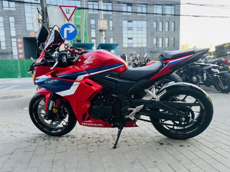 二手本田CBR400R