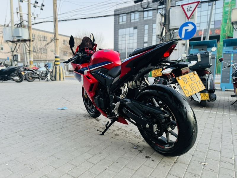 二手本田CBR400R