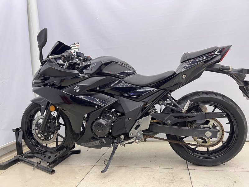 二手豪爵铃木GSX250R