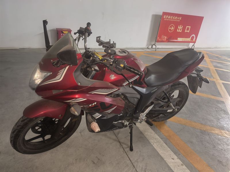 二手济南铃木极客飒 Gixxer 155