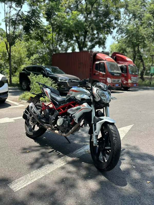 二手贝纳利红宝龙 TNT150i