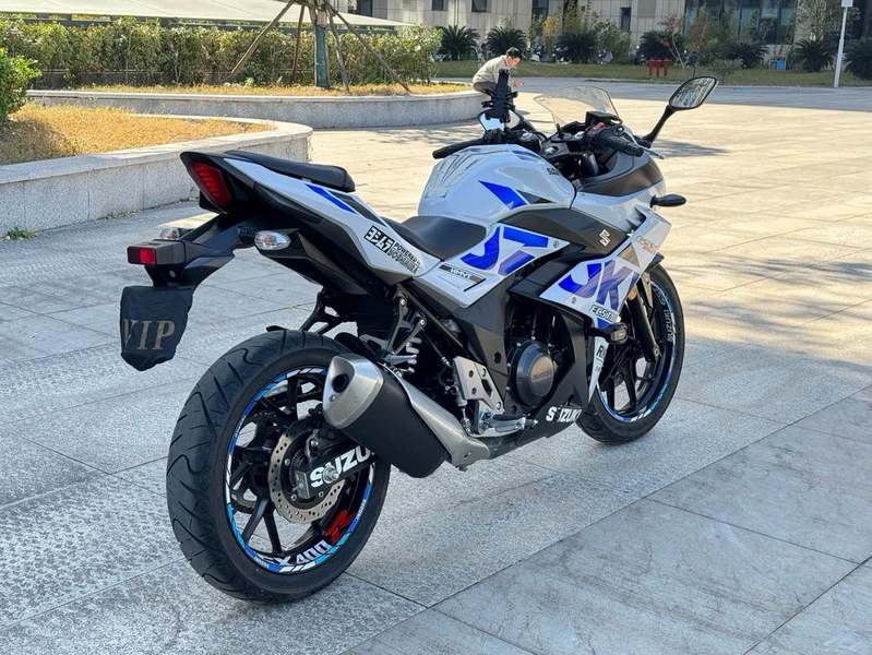 二手豪爵铃木GSX250R