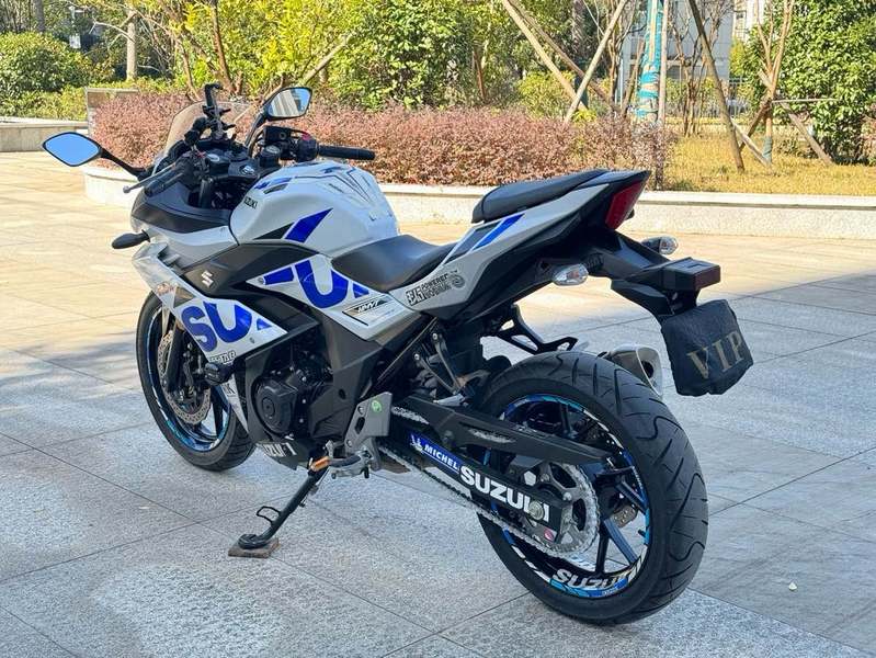 二手豪爵铃木GSX250R