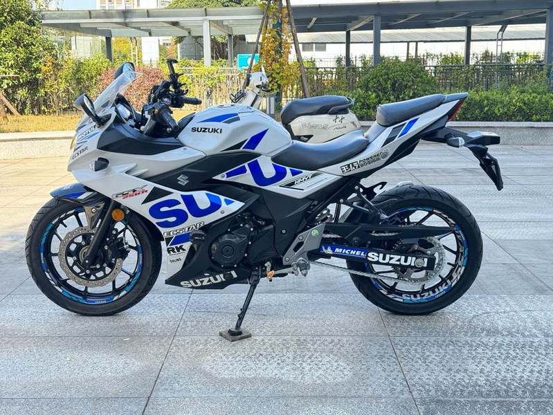 二手豪爵铃木GSX250R