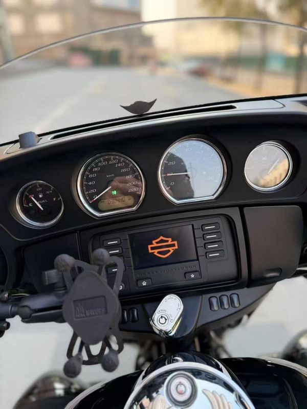 二手哈雷戴维森旗舰滑翔  Limited