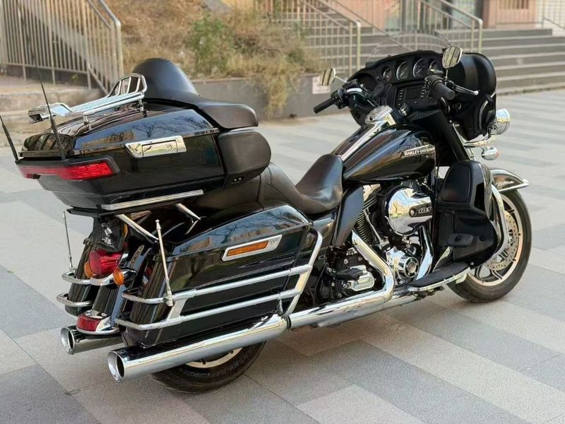 二手哈雷戴维森旗舰滑翔  Limited