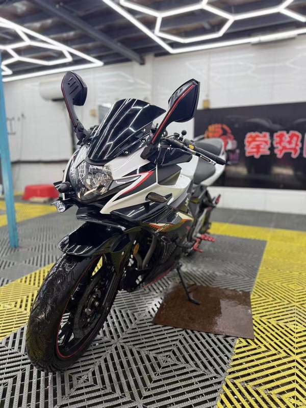 二手豪爵铃木GSX250R