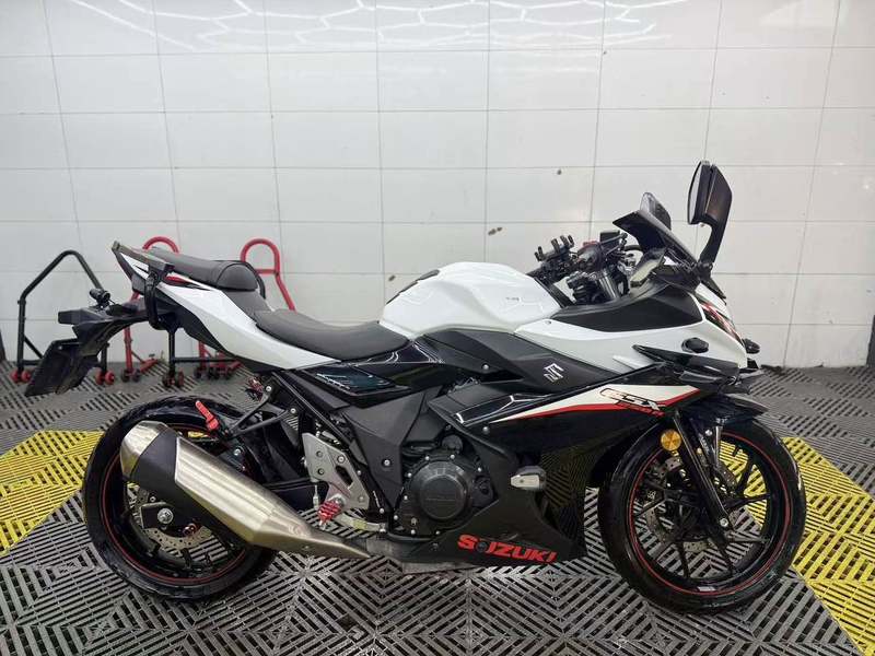 二手豪爵铃木GSX250R