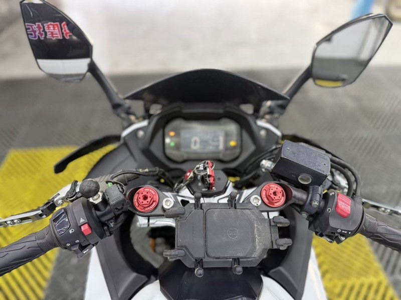 二手豪爵铃木GSX250R