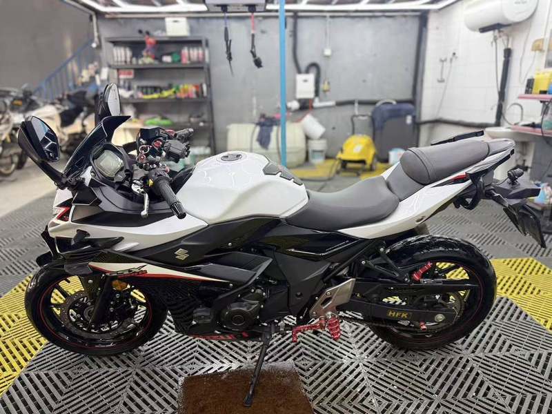 二手豪爵铃木GSX250R