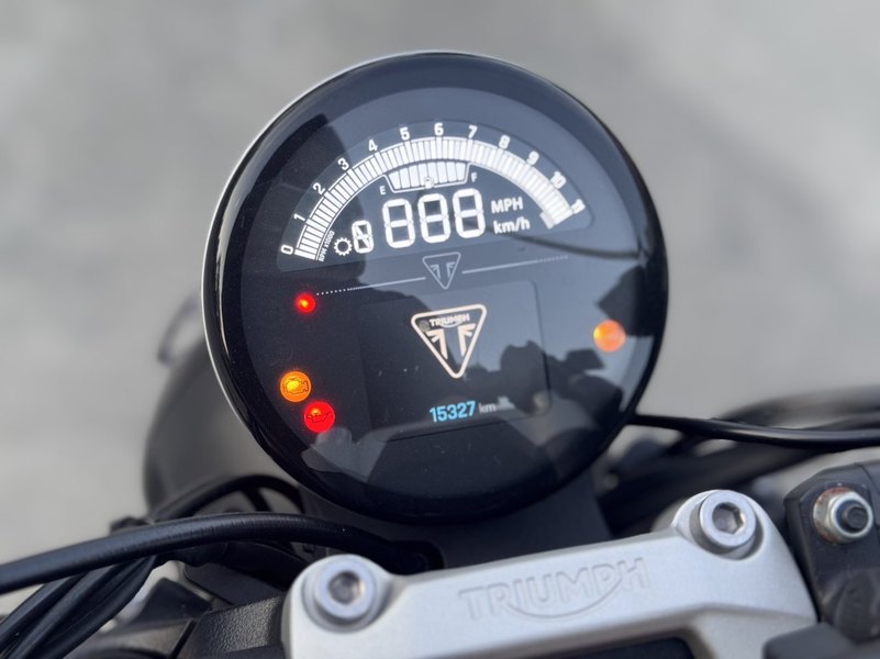 二手凯旋Trident 660