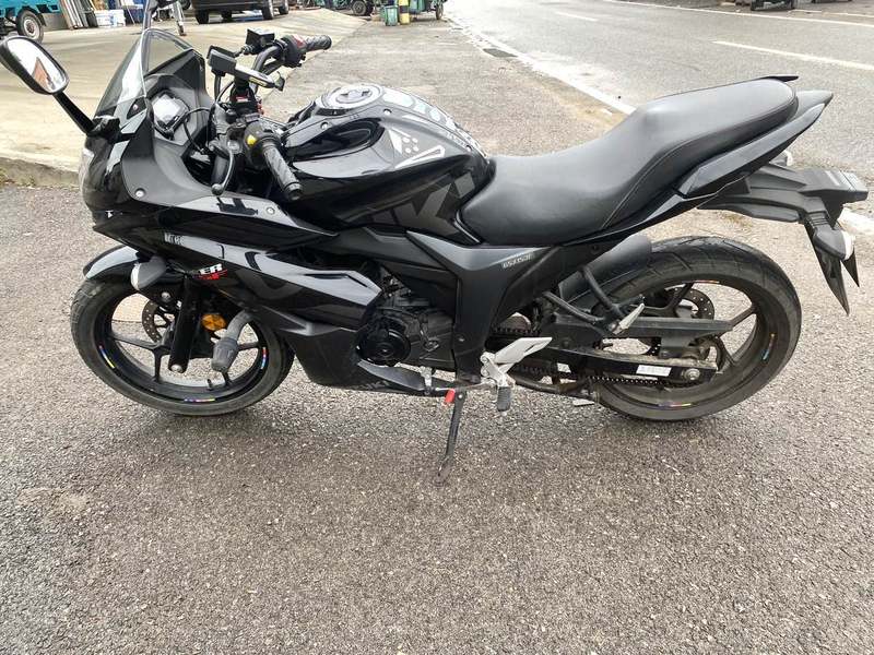 二手济南铃木极客飒 Gixxer 155