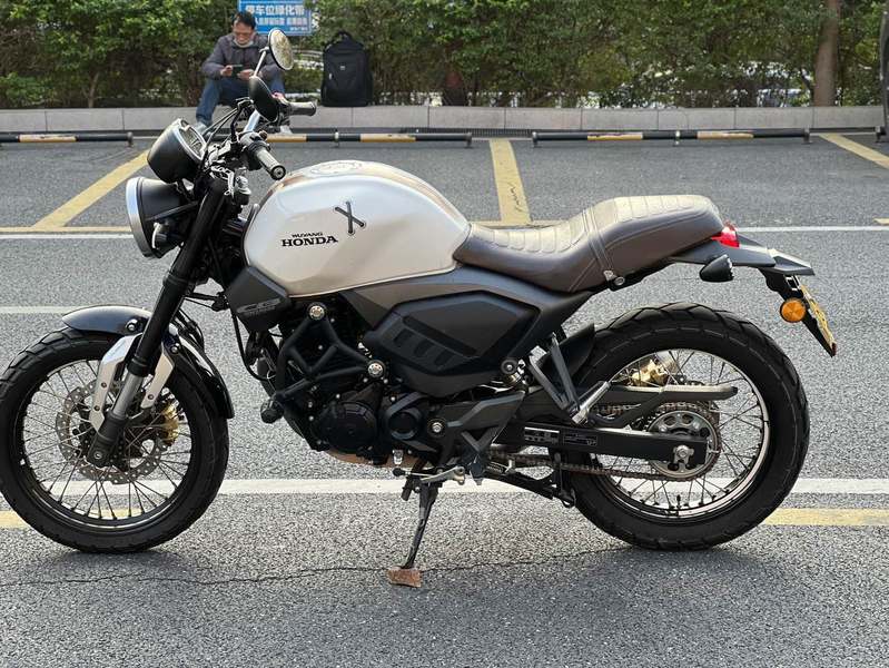 二手五羊本田鸷道 CB190SS