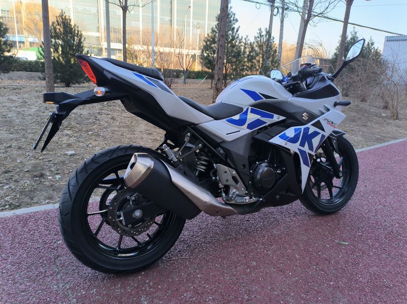 二手豪爵铃木GSX250R
