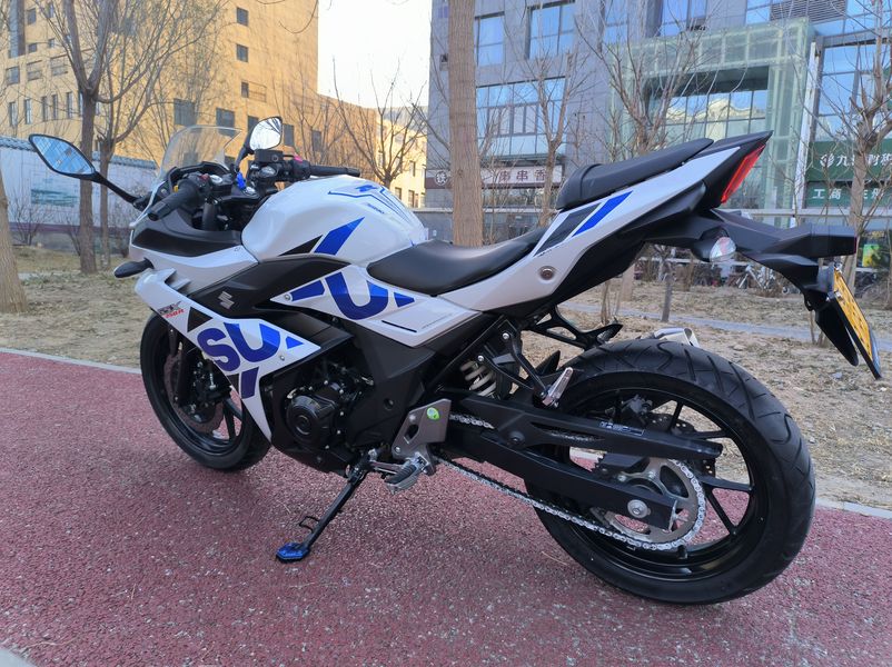 二手豪爵铃木GSX250R