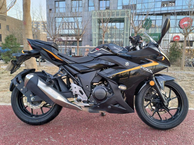 二手豪爵铃木GSX250R