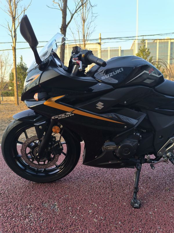 二手豪爵铃木GSX250R